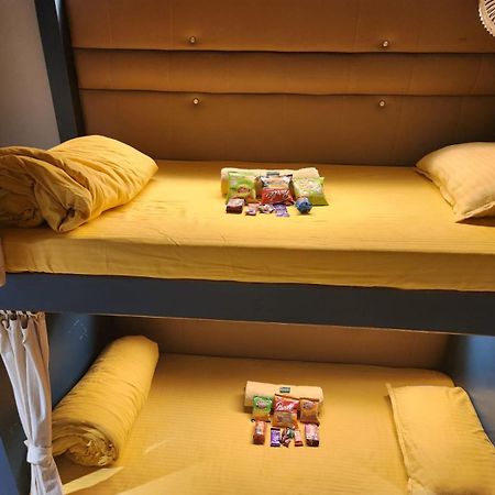 Sinhassan Dormitory Hostel Juhu Mumbai Luaran gambar
