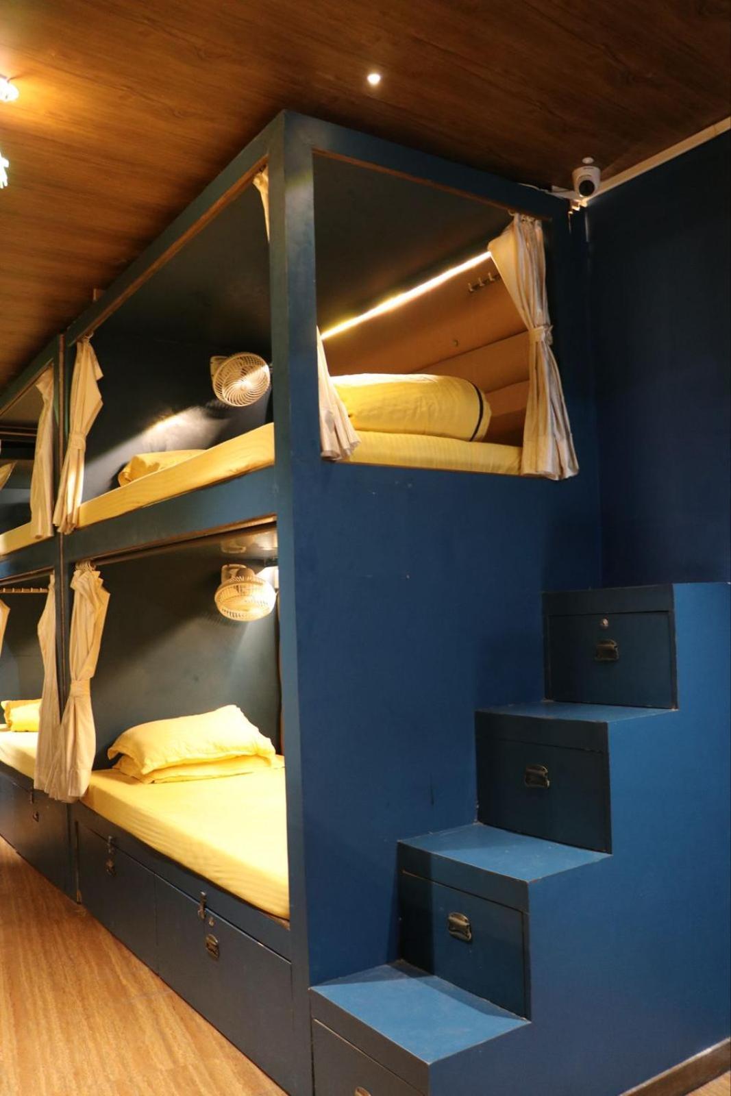 Sinhassan Dormitory Hostel Juhu Mumbai Luaran gambar