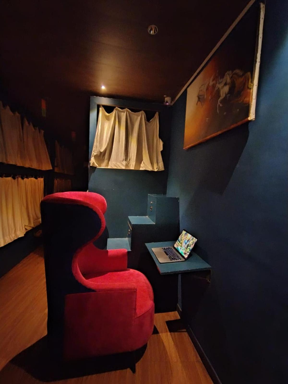 Sinhassan Dormitory Hostel Juhu Mumbai Luaran gambar